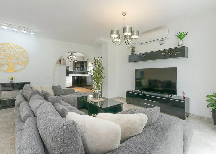Presidential Suite Villamartin Plaza Av Brisas 67